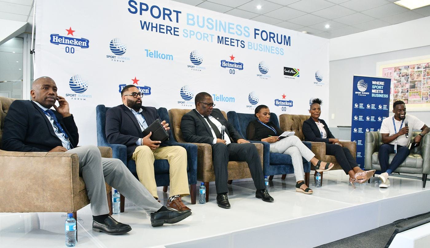 Opening panel, main stage
